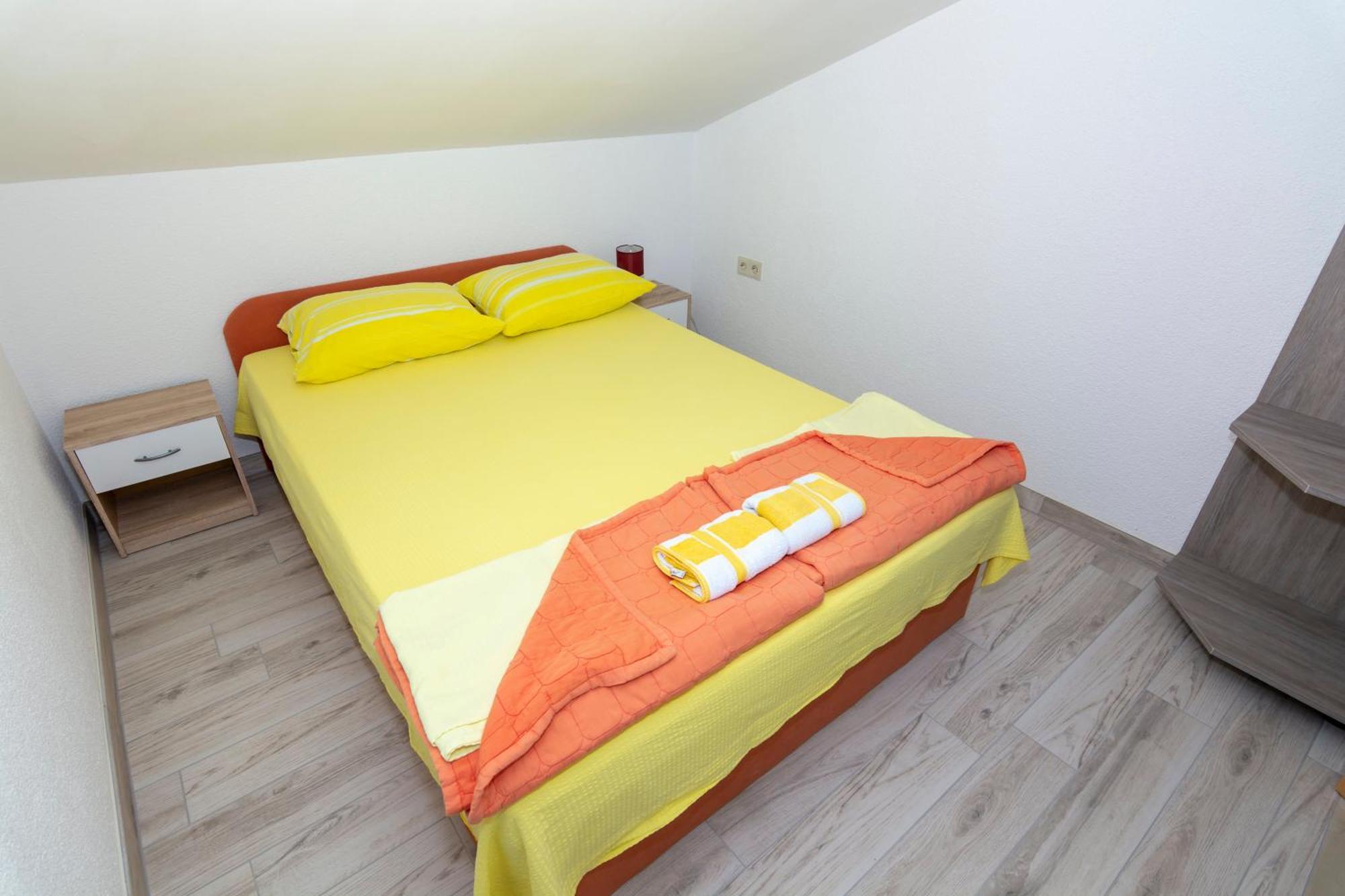 Apartmani Filip Паг Екстериор снимка